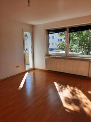 Charmante Wohnung mit Balkon & Weihnachtsvorteil!, 95100 Selb, Etagenwohnung